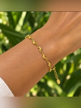 Gold bracelet with a delicate, minimalist design-Stainlees St, 18k Gold Plated